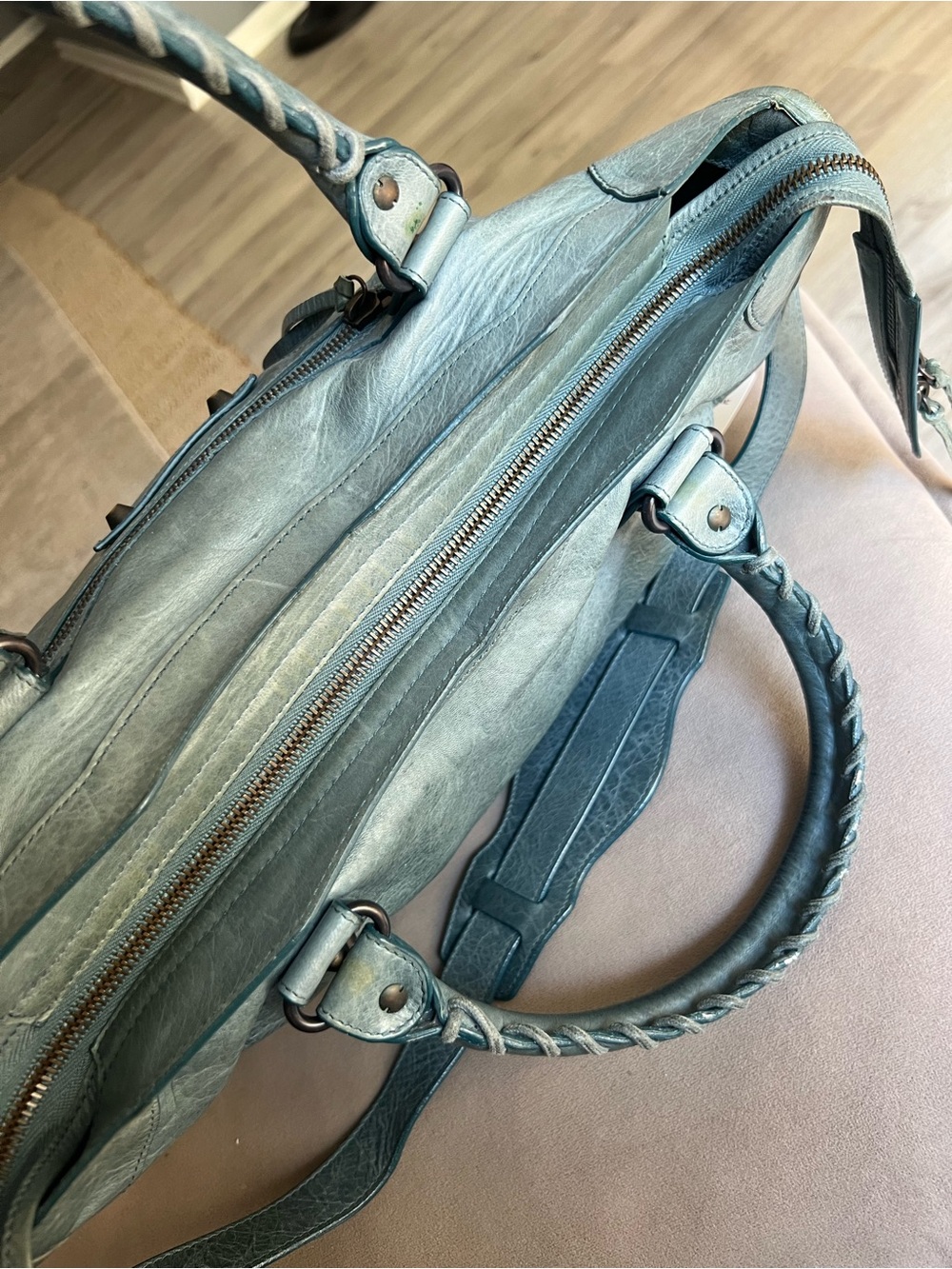 Balenciaga Classic Leather City Bag - Picture 5 of 16